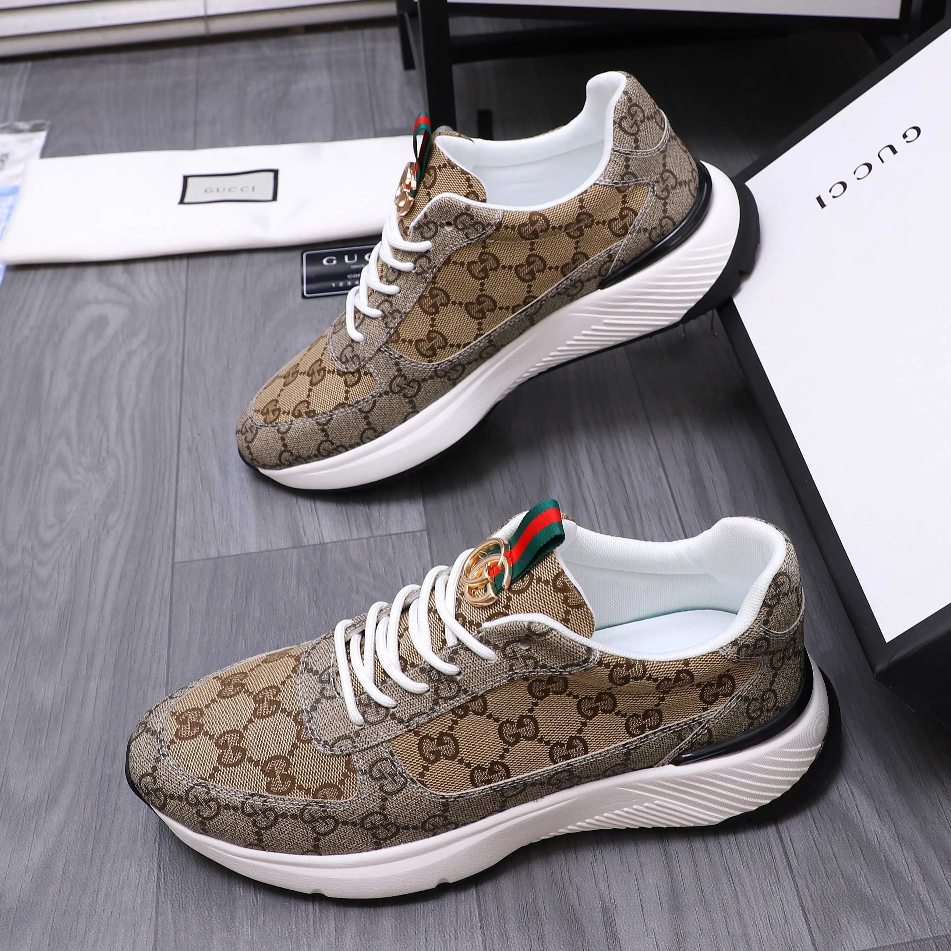 Men's shoes 💰460 Product trademark: GUCCI "Gucci" casual shoes Regular size: 38-44 (45 is custom-made and non-returnable) Product materials: Selected cowhide stitching breathable woven upper, breathable mesh lining, rubber outsole